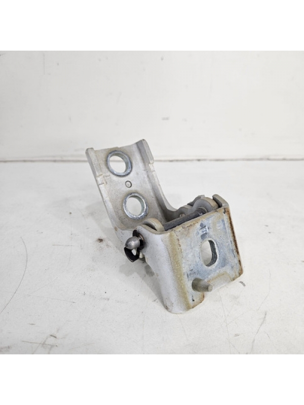 Dobradiça Inferior Porta Dianteira Direita Fiat Scudo 2024.