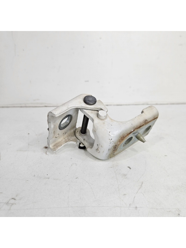 Dobradiça Inferior Porta Dianteira Direita Fiat Scudo 2024.