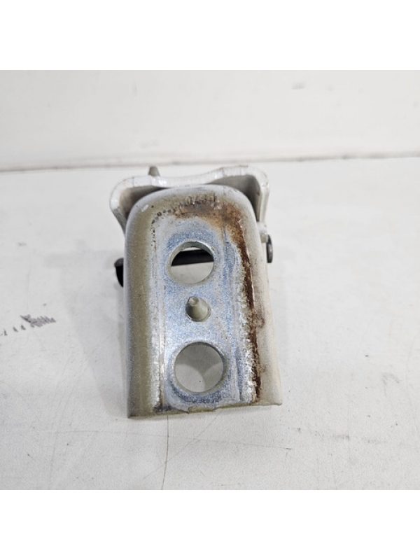 Dobradiça Inferior Porta Dianteira Direita Fiat Scudo 2024.