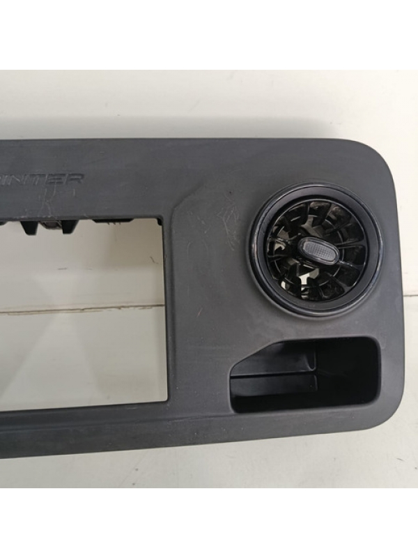 Moldura Painel Difusor Multimidia Mb Sprinter 416 417 2024 .