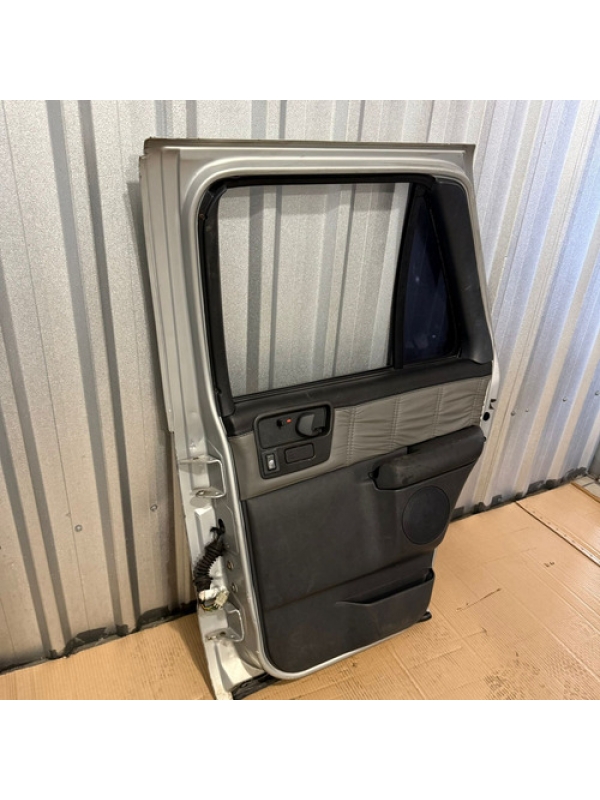 Porta Traseira Direita Chevrolet Blazer 2001 2002 03 À 2011.