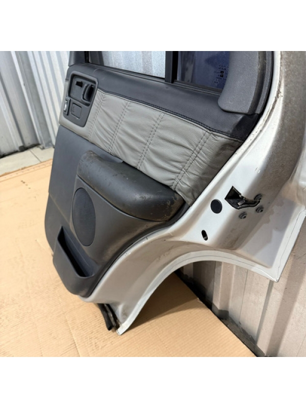 Porta Traseira Direita Chevrolet Blazer 2001 2002 03 À 2011.