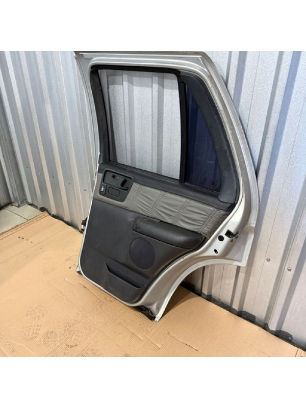 Porta Traseira Direita Chevrolet Blazer 2001 2002 03 À 2011.