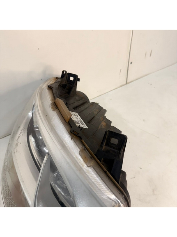 Farol Dianteiro Direito Mb Sprinter 2.0 416 417 2020 À 2025.