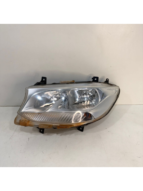 Farol Dianteiro Esquerdo Mb Sprinter 2.0 416 417 2020 À 2025