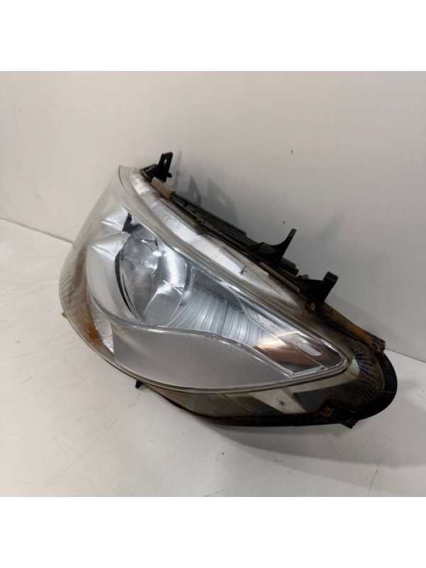 Farol Dianteiro Esquerdo Mb Sprinter 2.0 416 417 2020 À 2025