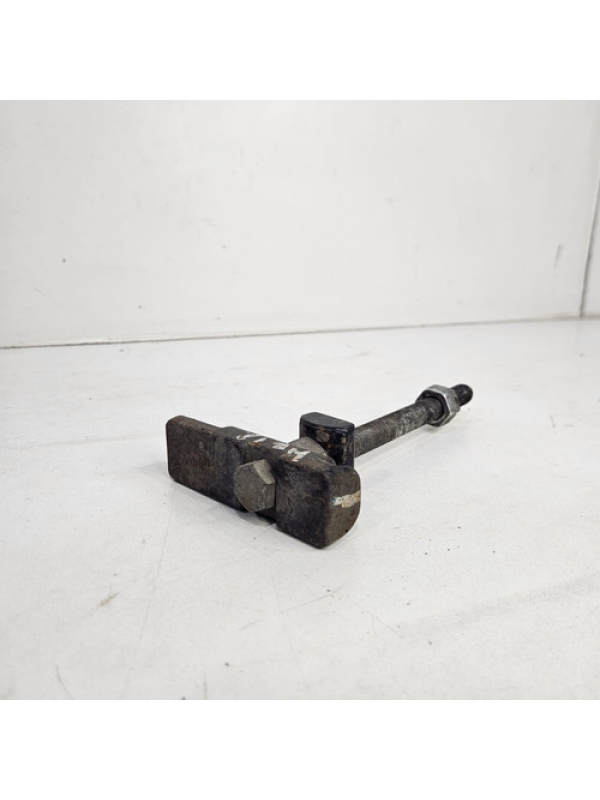 Parafuso De Regulagem Barra Torção Hyundai Hr 2006 Até 2012.