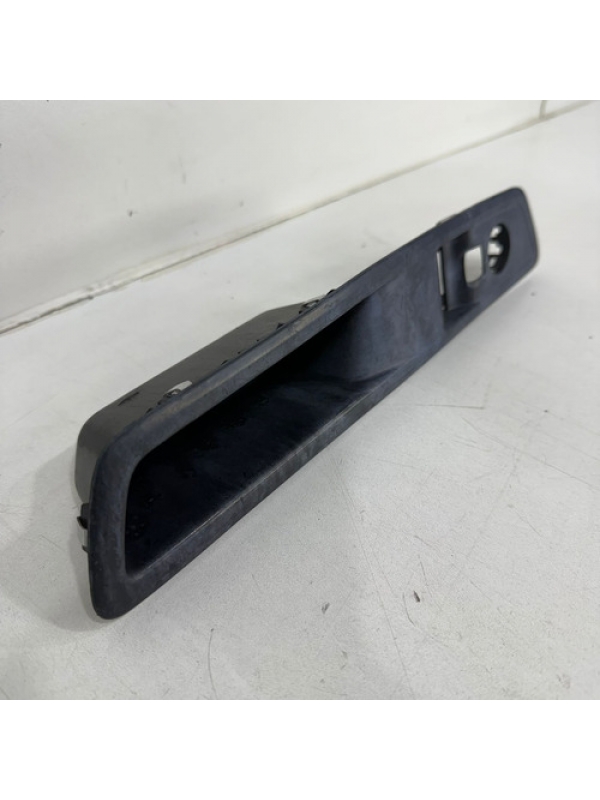 Moldura Comando Vidro Elétrico Esquerdo Citroën Jumpy 2024.