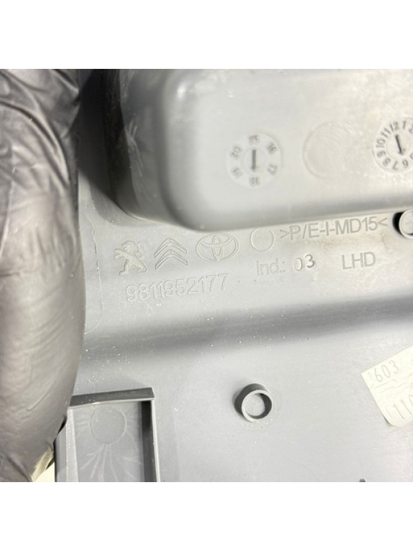 Acabamento Comando Regulagem Farol Peugeot Expert 2018 À 024