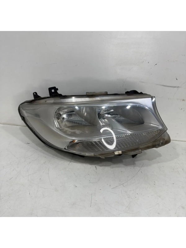 Farol Dianteiro Lado Direito Mb Sprinter 41620 À 23 Detalhe. Direito/passageiro