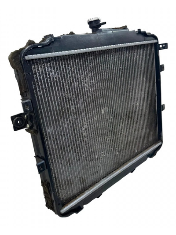 Radiador De Água  Com Defletor Hyundai Hr 2.5 2013 À 2022
